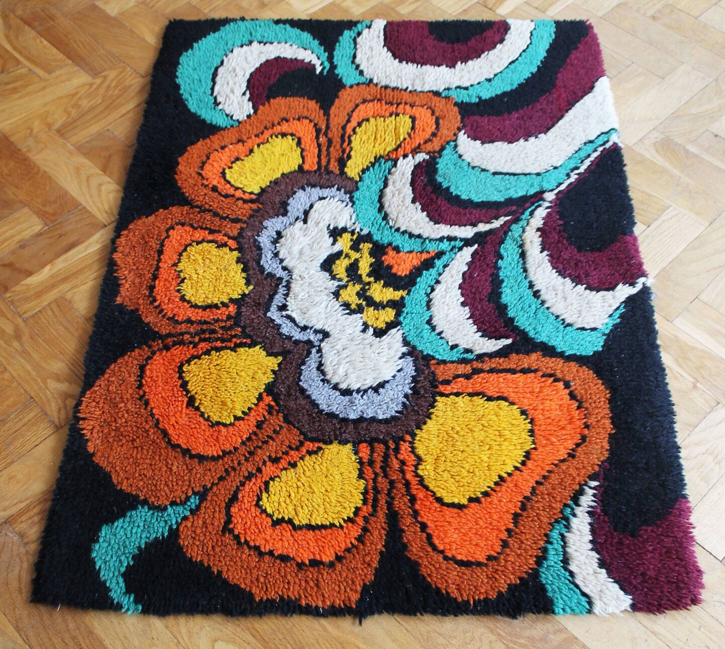 1970s German Wool Rug with Pop-Art Floral Pattern