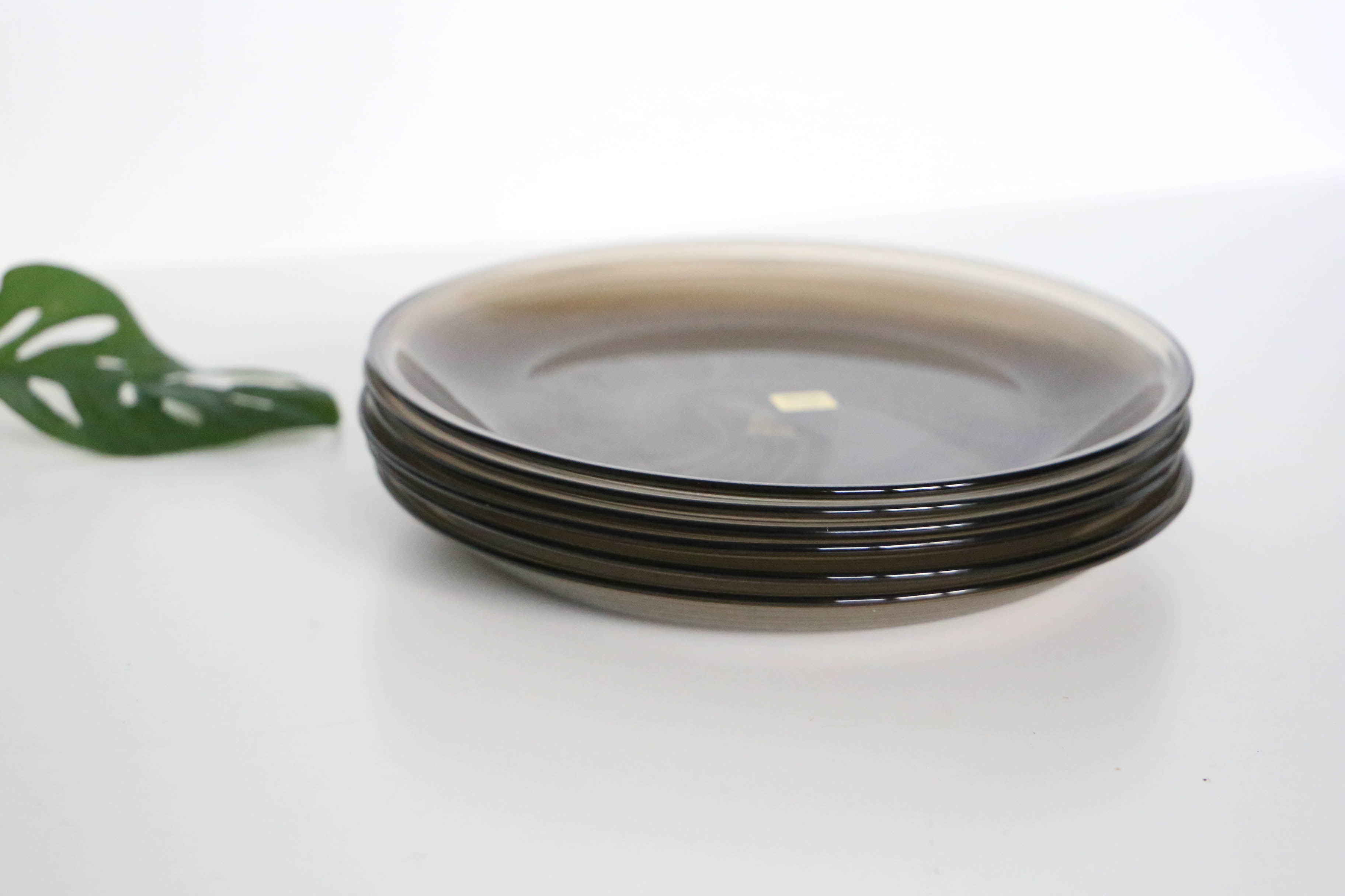 Set of 6 flat plates Arcoroc, in gray smoked glass, vintage French