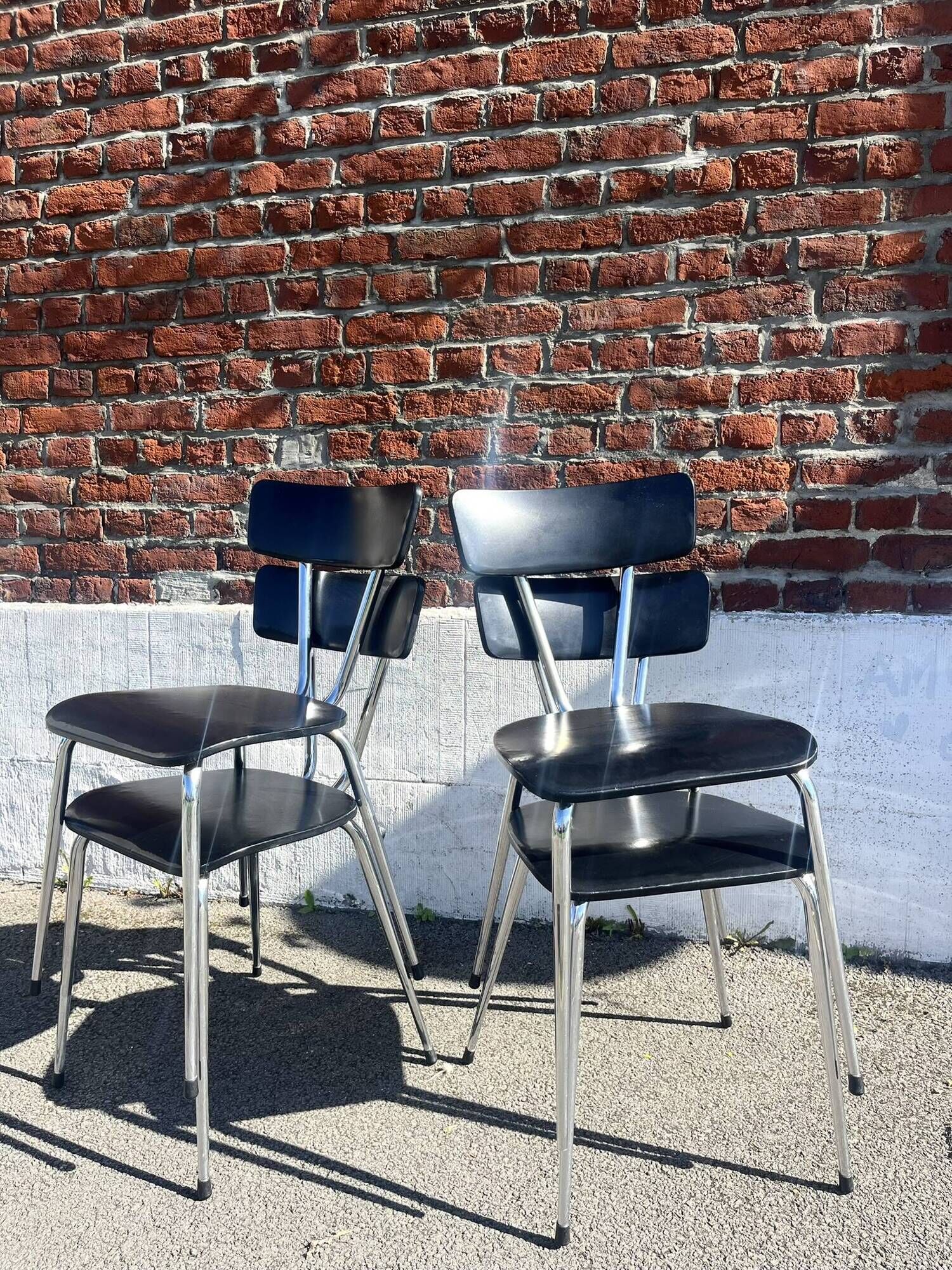Lot 4 chaises vintage skaï noir et métal chromé