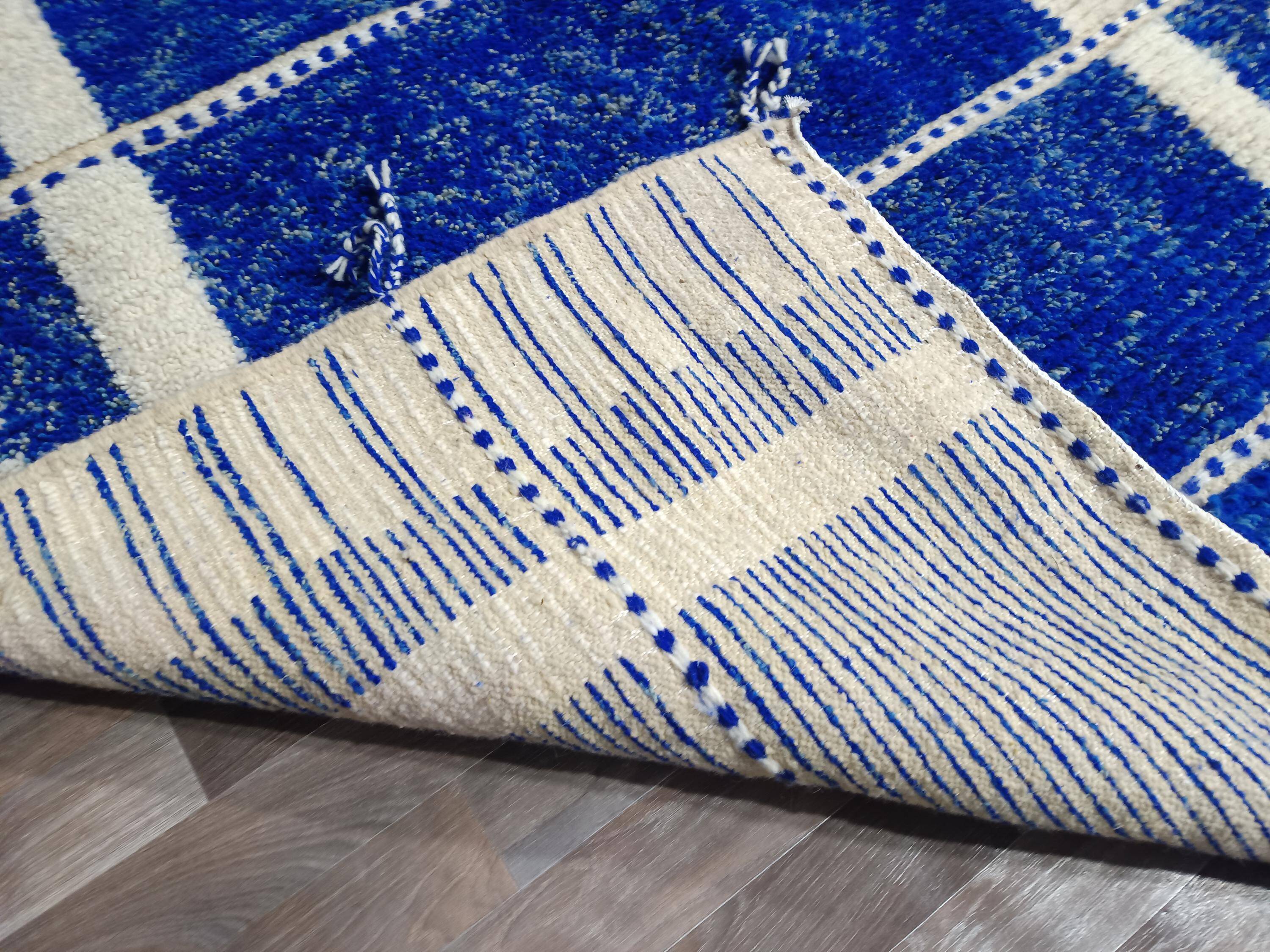 Traditional Berber rug 3 x 2 m