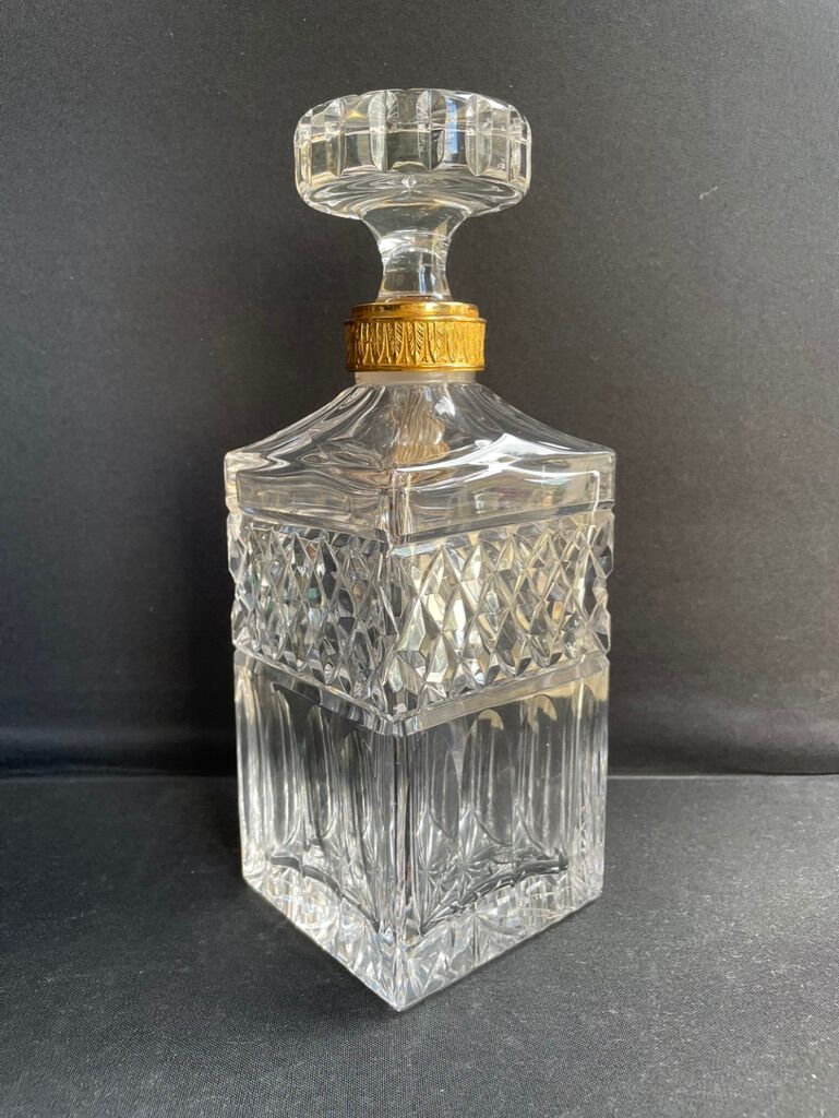 Alcohol decanter in blown and cut crystal Empire style XXth