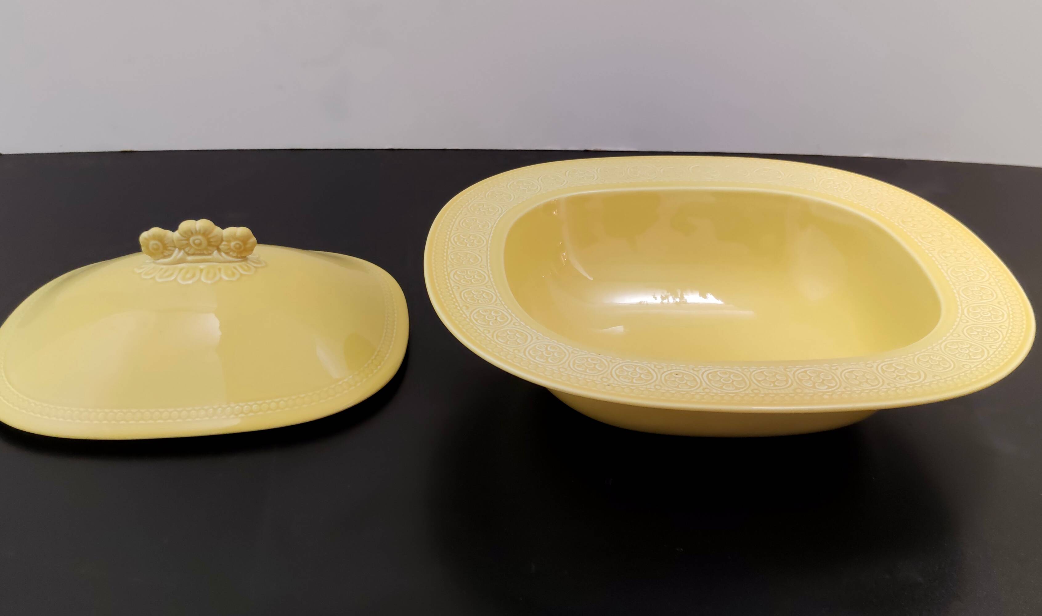 Yellow Earthenware Serving Centerpiece by Antonia Campi for Laveno,