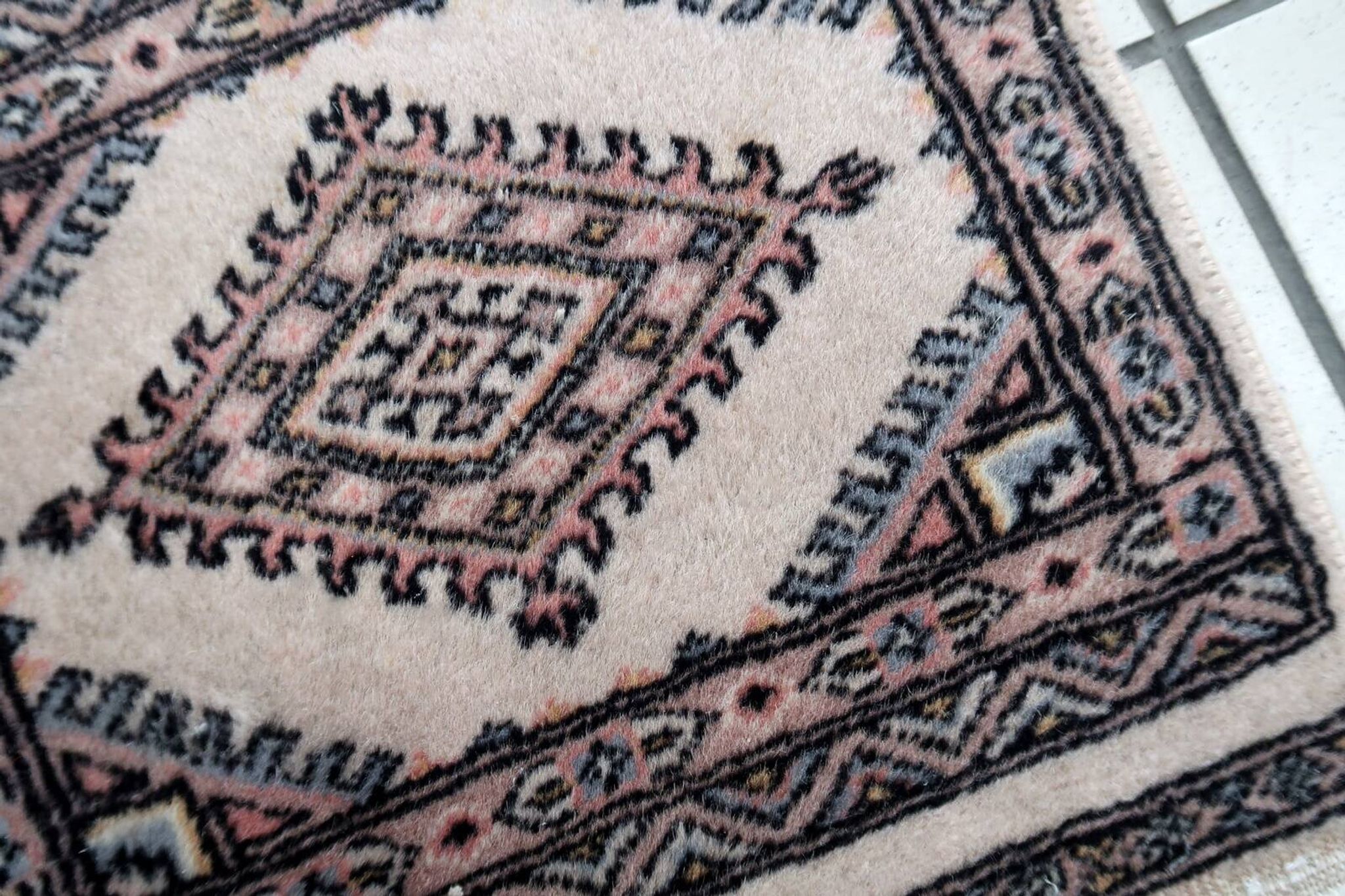 Tapis vintage fait main Boukhara – 39 x 42 cm – Design traditionnel