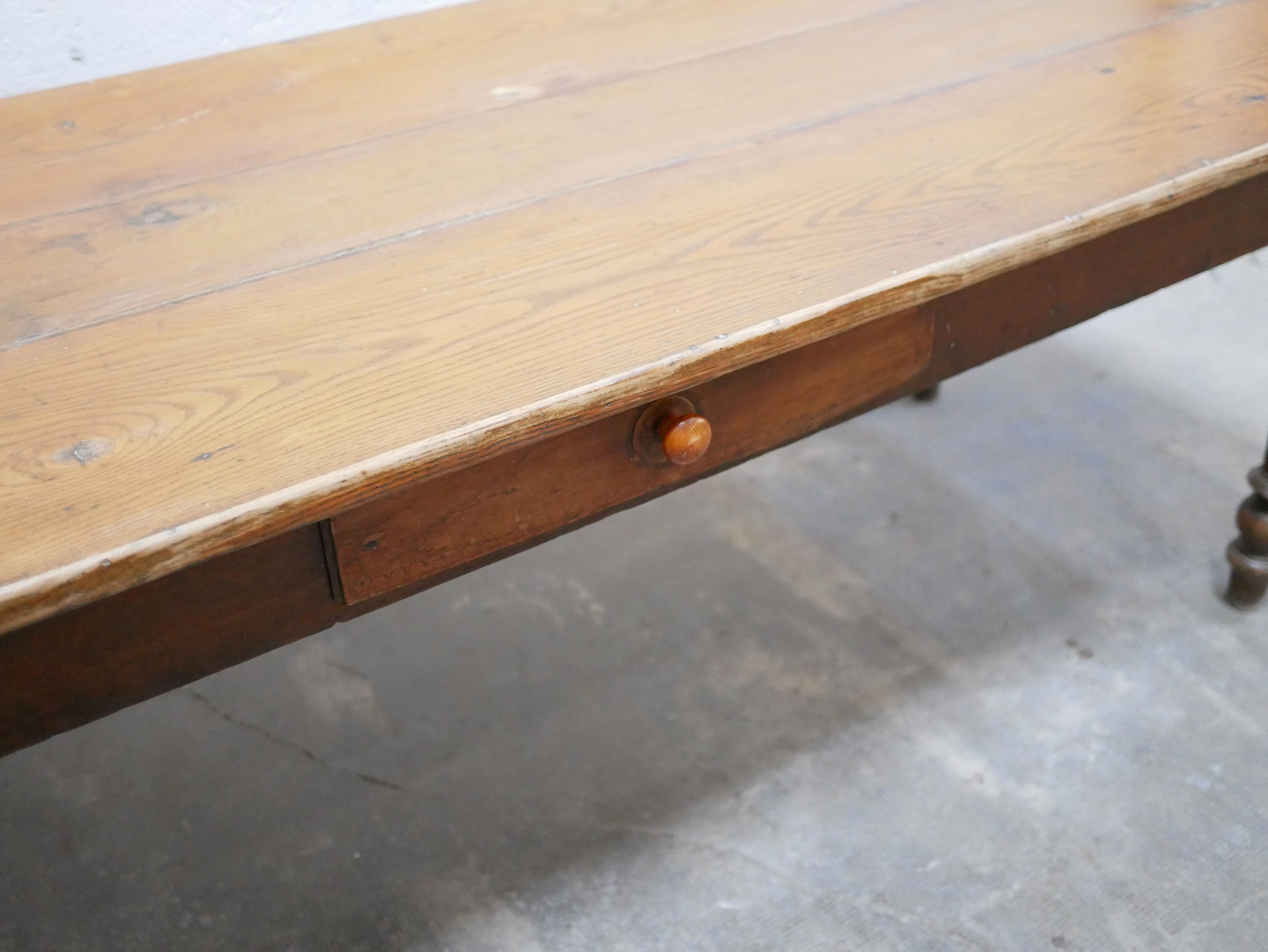 Table à manger de ferme vintage en bois