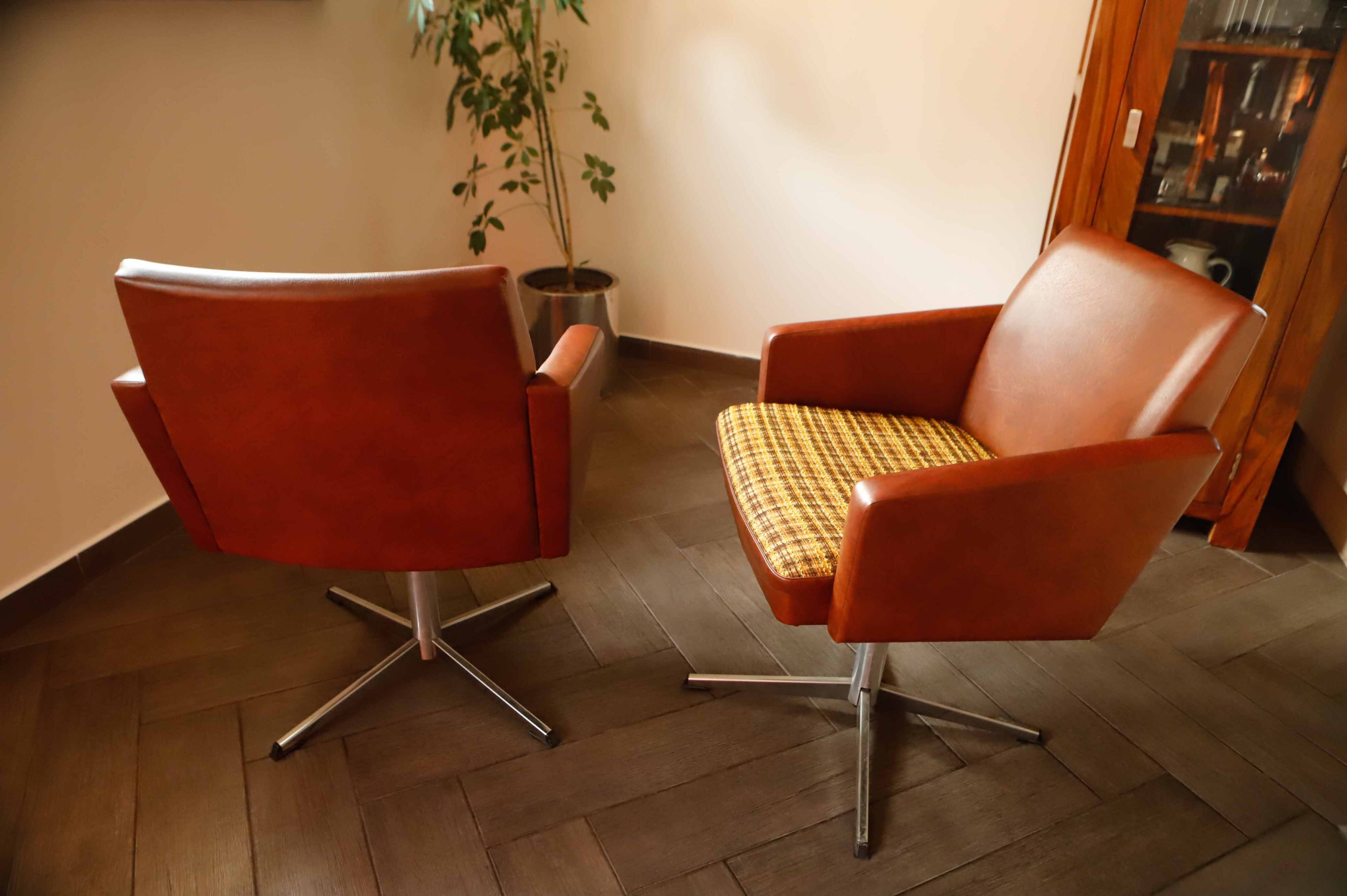 Set of 2 DDR Vintage Swivel Armchairs (1970s)