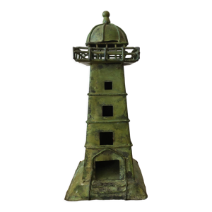 Ancien phare en métal patiné