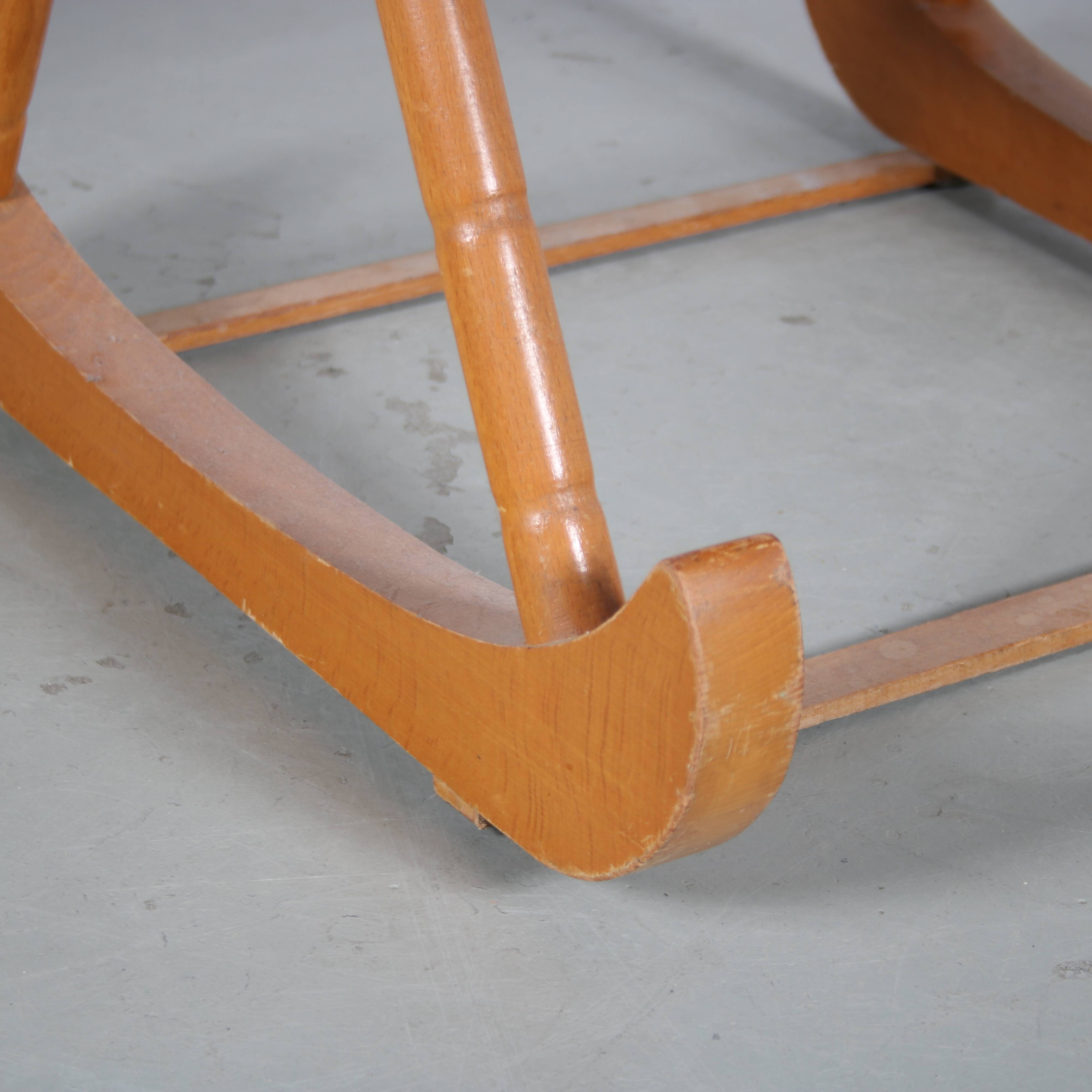 Berceau en rotin des années 1950 provenant des Pays-Bas