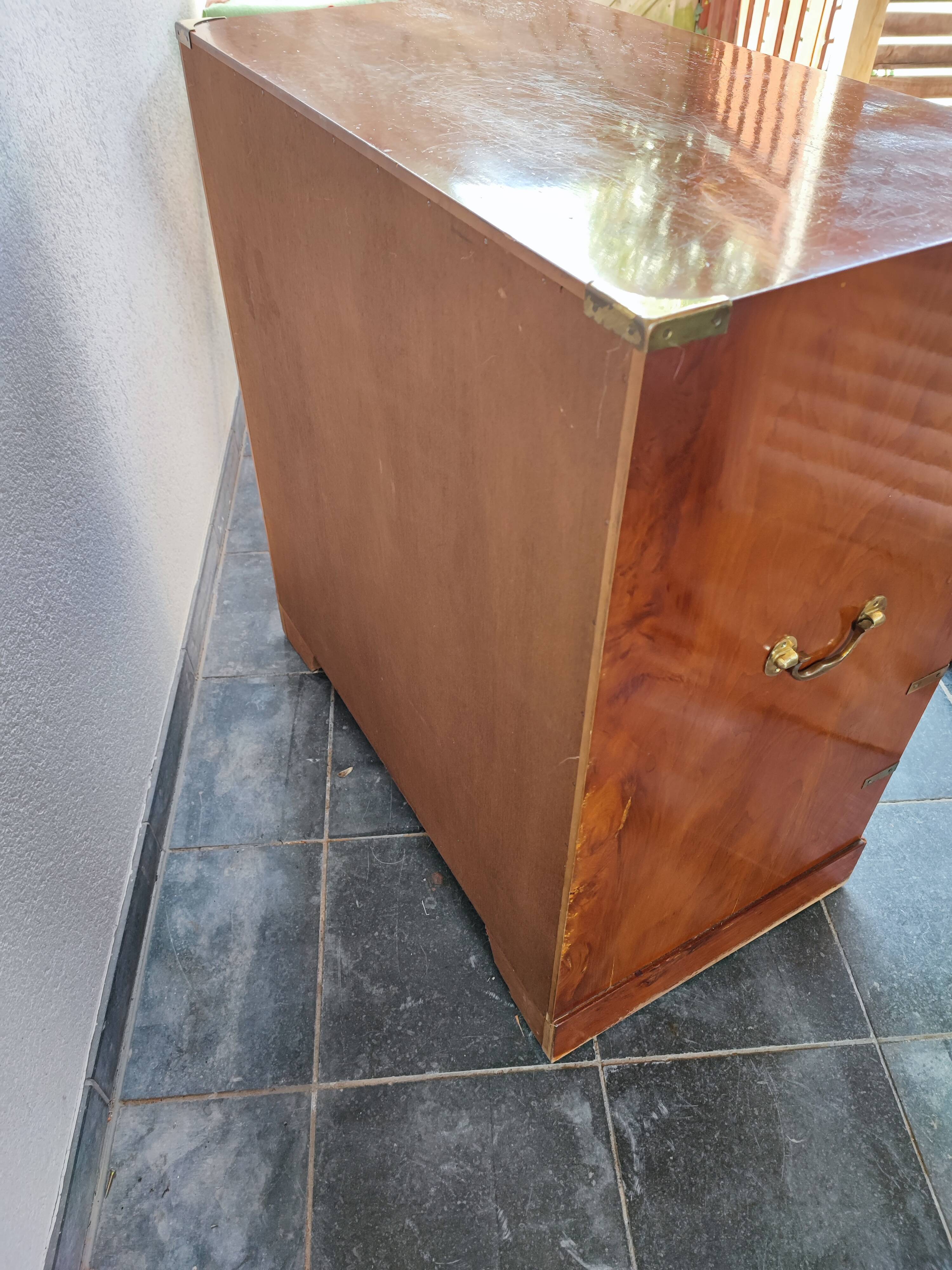 Military field dresser