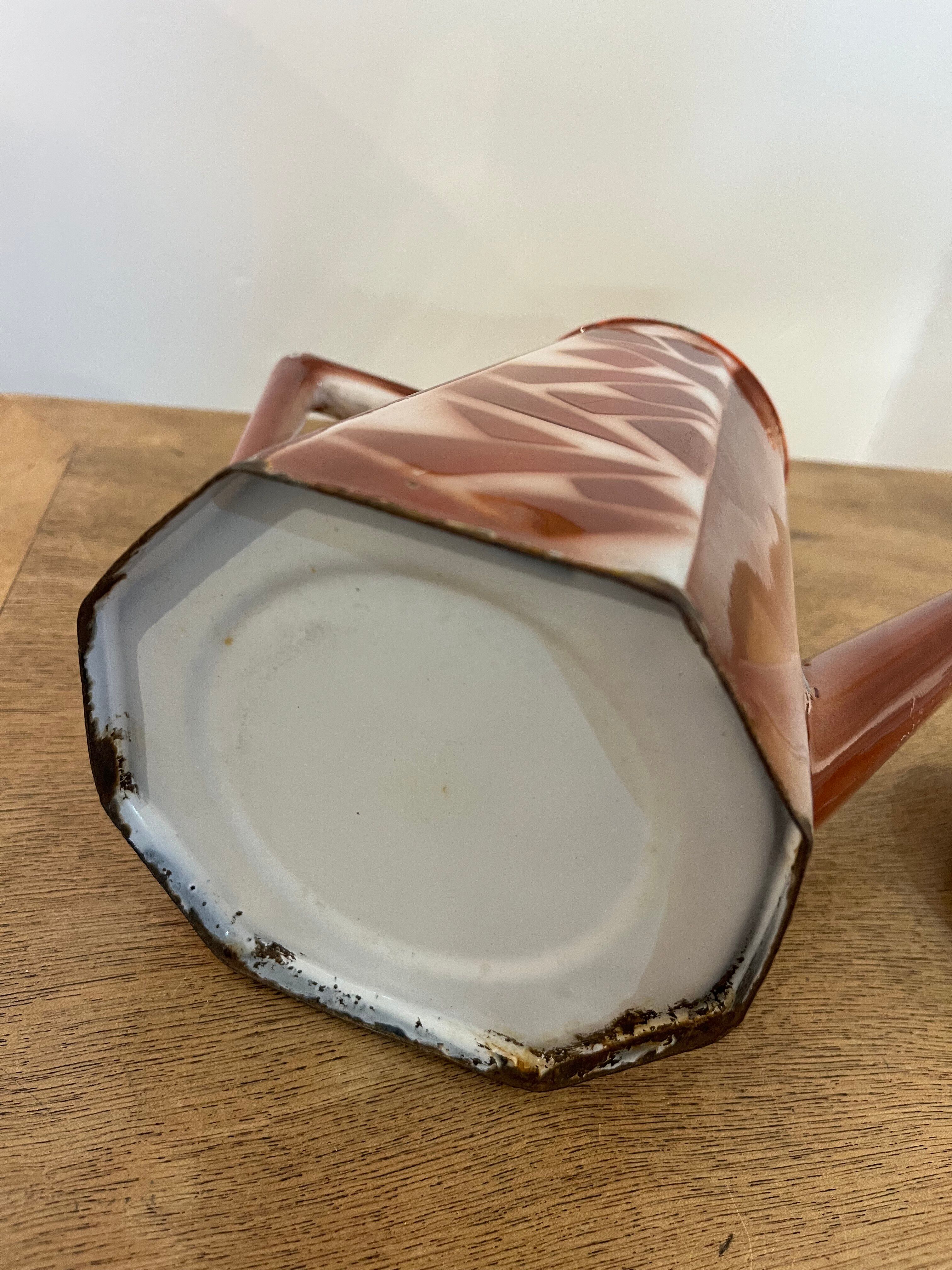 Cafetière émaillée art déco