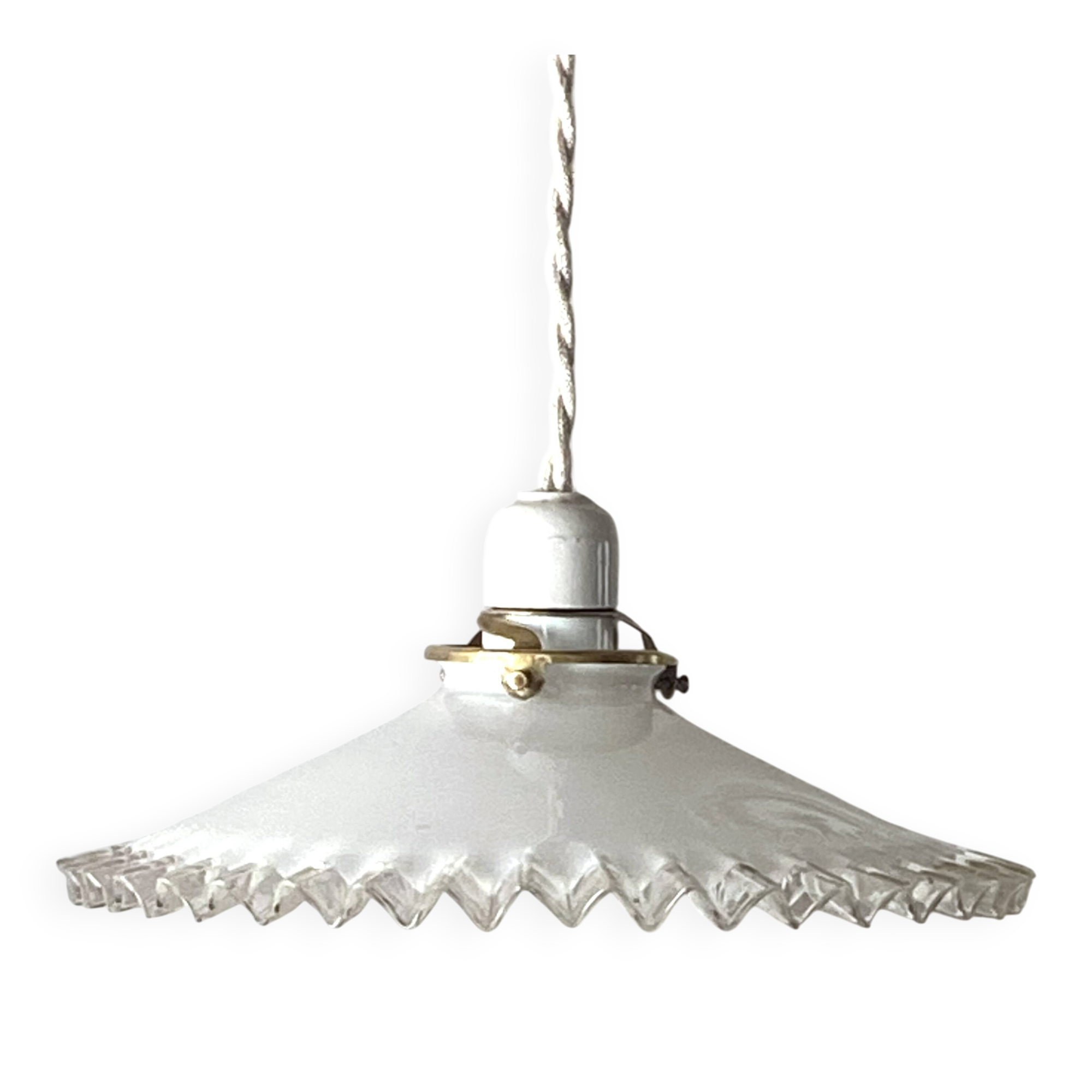 Suspension in white opaline