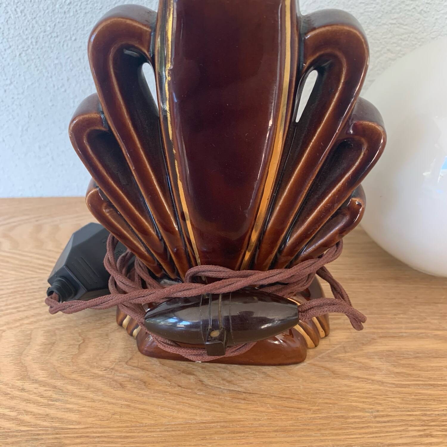 ▪️Art Deco Ceramic and Globe Lamp Stylized Shell Brown and Gold