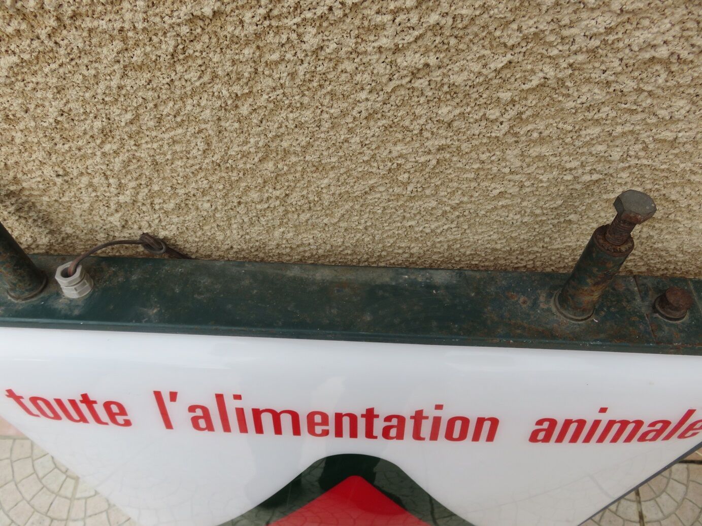 Teaches light sanders 60-70 years