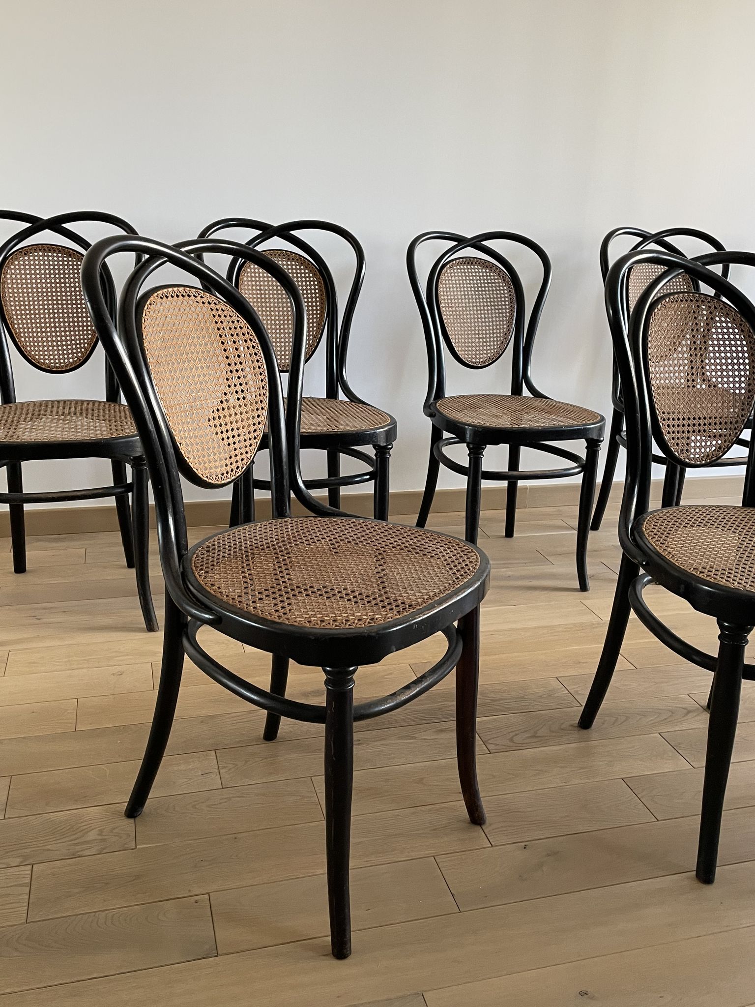 Série de 8 chaises viennoises N.33 de J&J Kohn, 1900