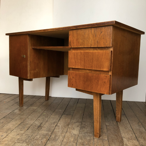 Bureau vintage en bois foncé