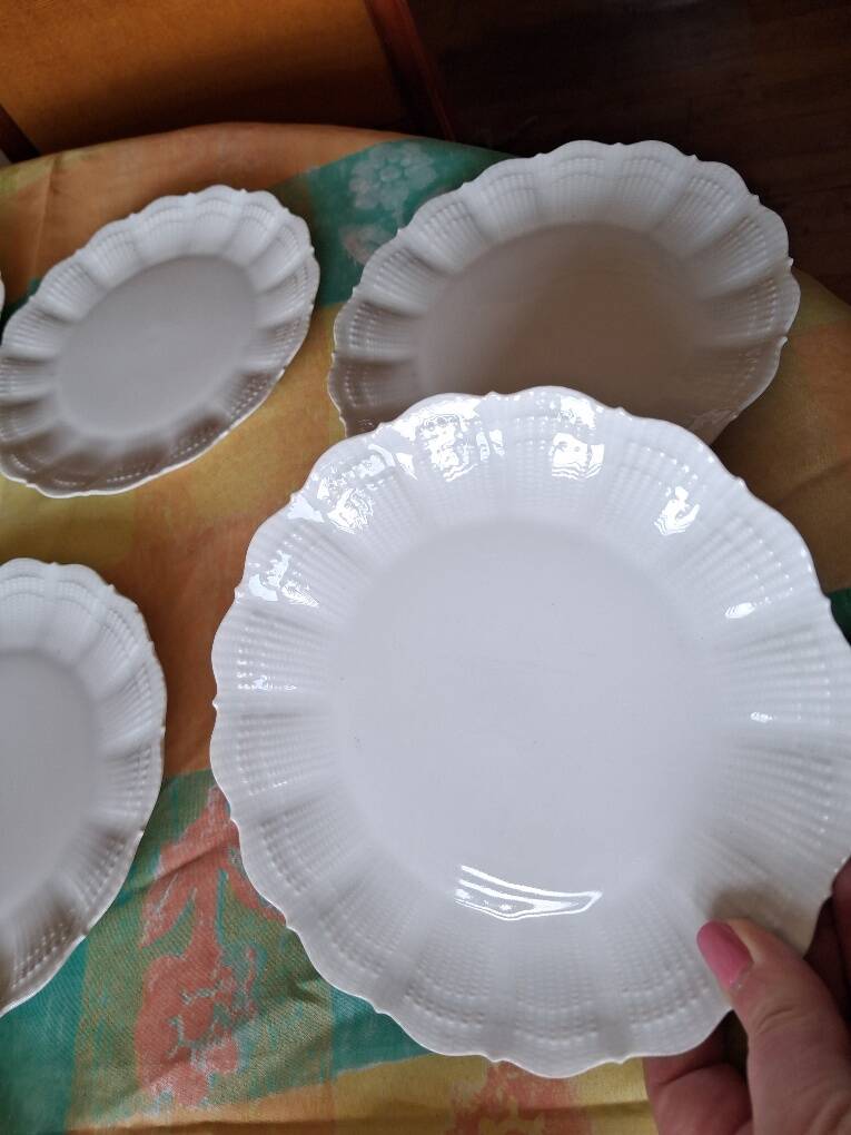 12 dessert plates in Limoges porcelain by Maison Giraud