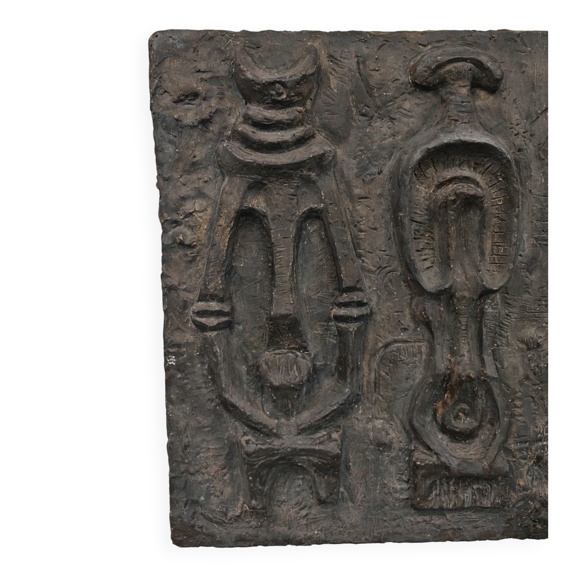 Sculptural anthropomorphic bas-relief by Venija Vučinić in plaster.
