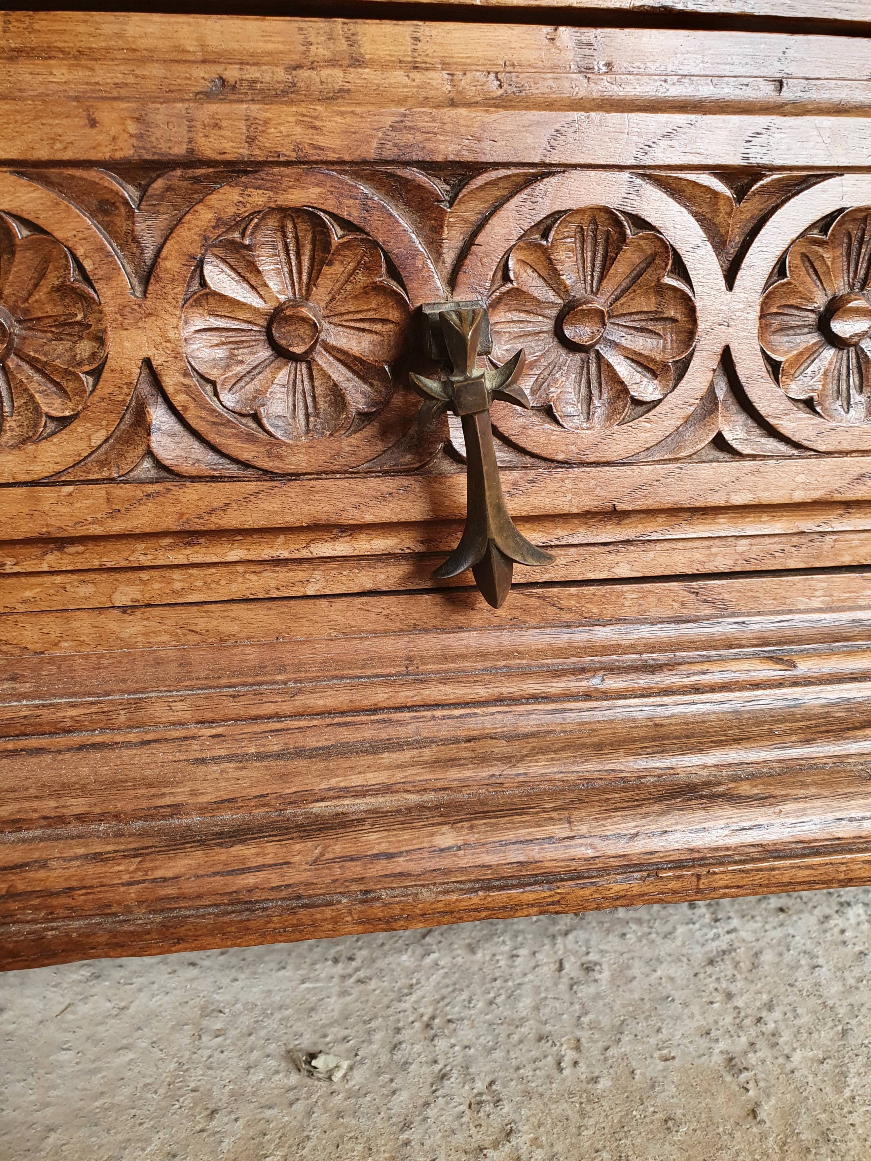 Glass cabinet