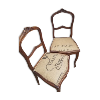 Lot de 2 chaises anciennes en bois relookées