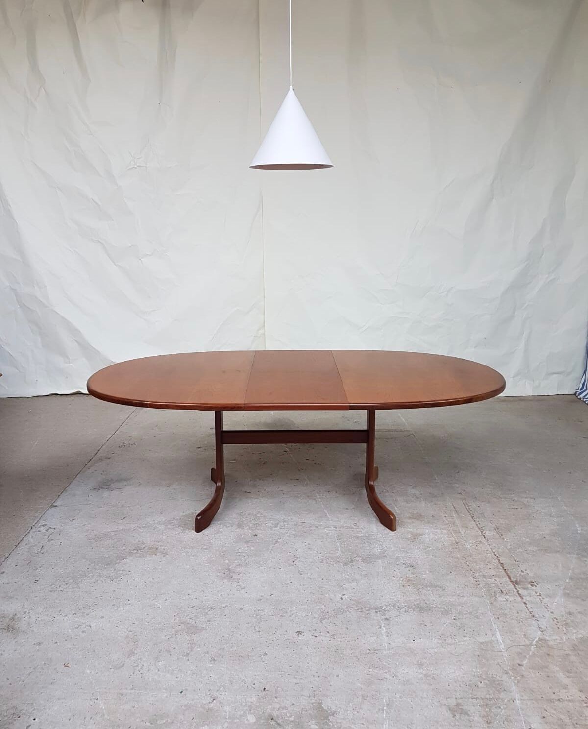 Vtg mid century g plan fresco teak extending 4 - 6 seat oval dining table retro
