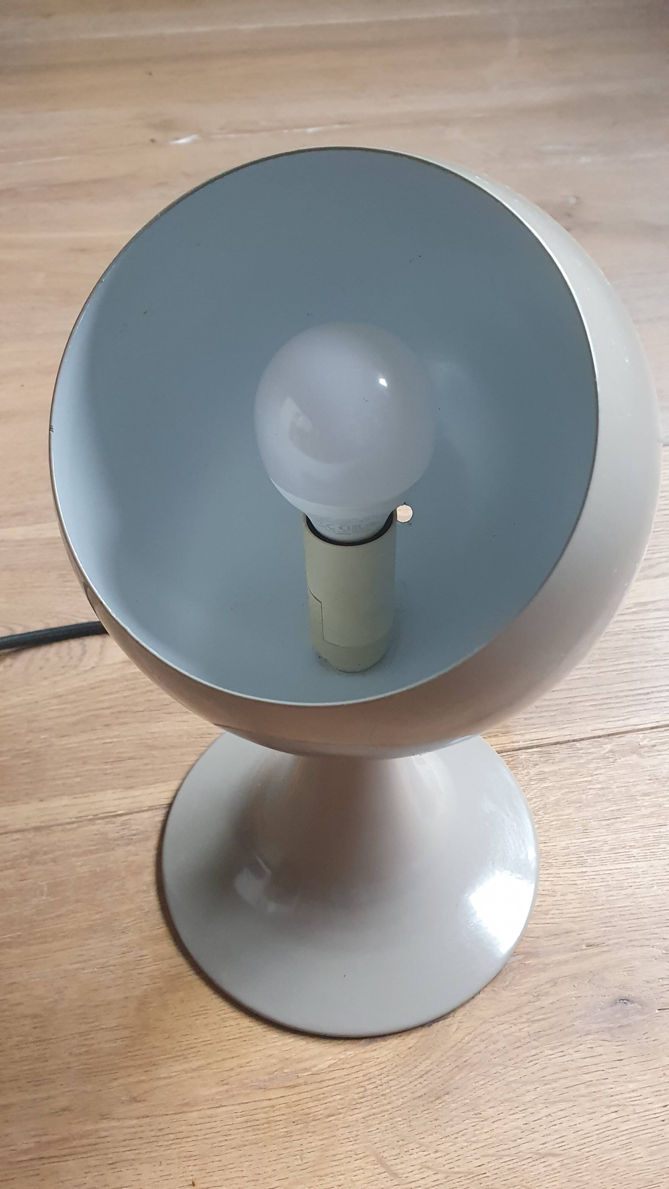 Vintage-inspired desk lamp