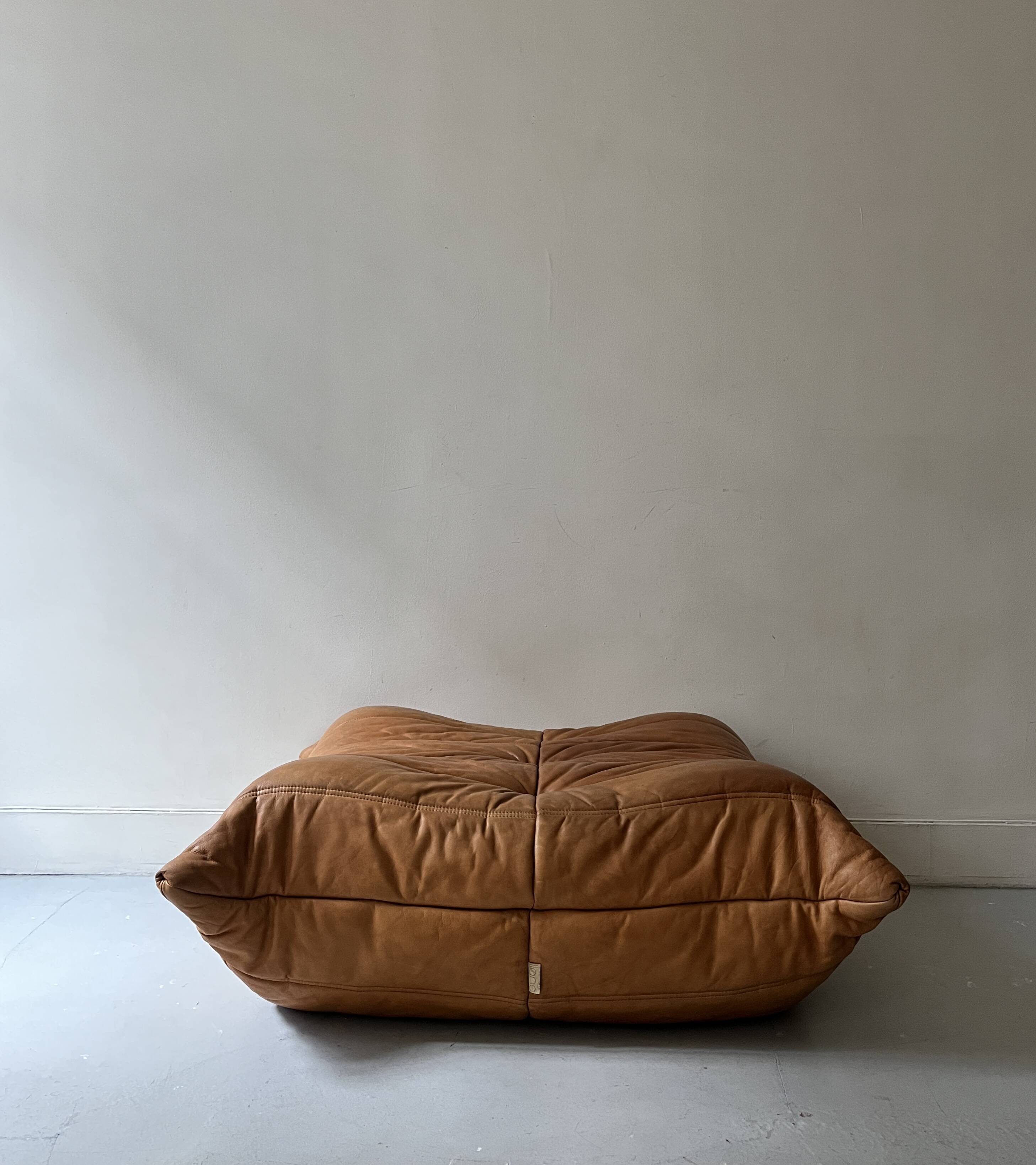 Togo design ottoman pouf by Michel Ducaroy for Ligne Roset, 1st edition 1970