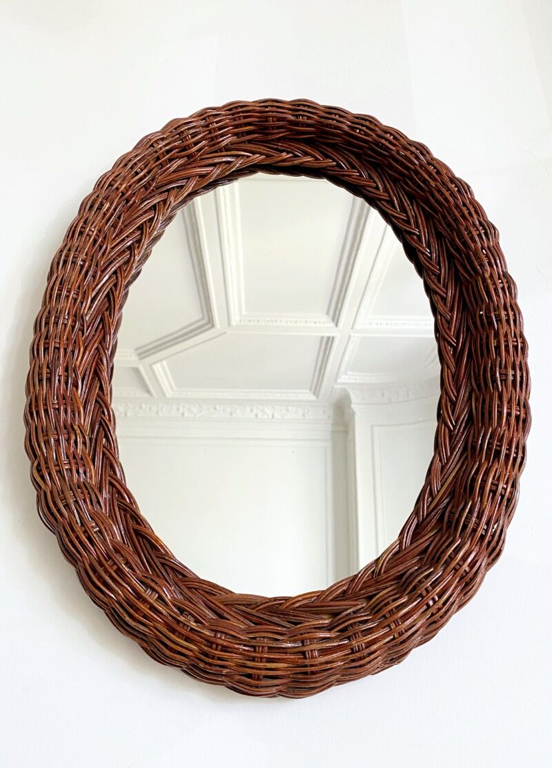 Oval mirror in braided wicker