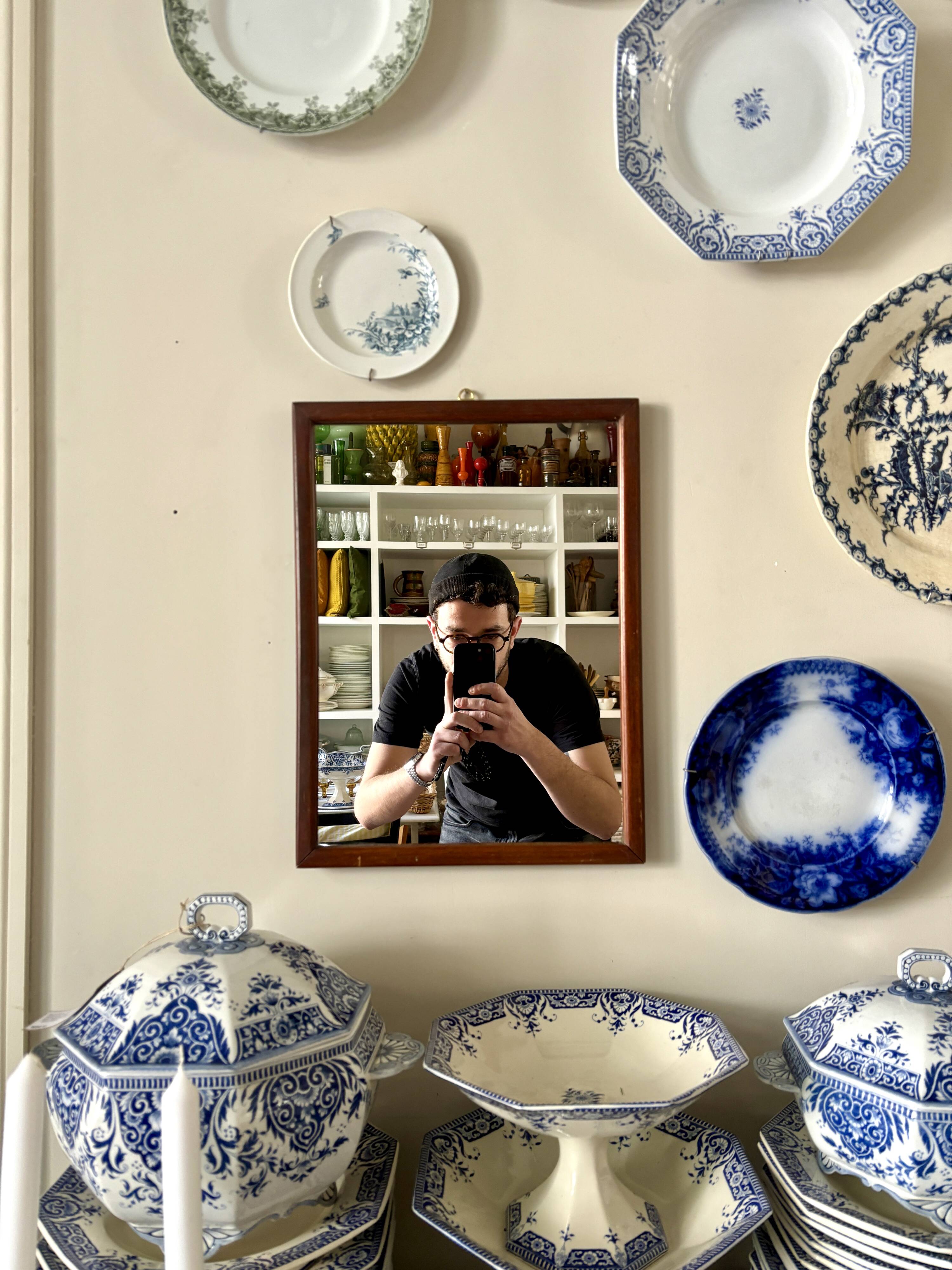 Dark wooden mirror ☐ 40 x 29.5 cm