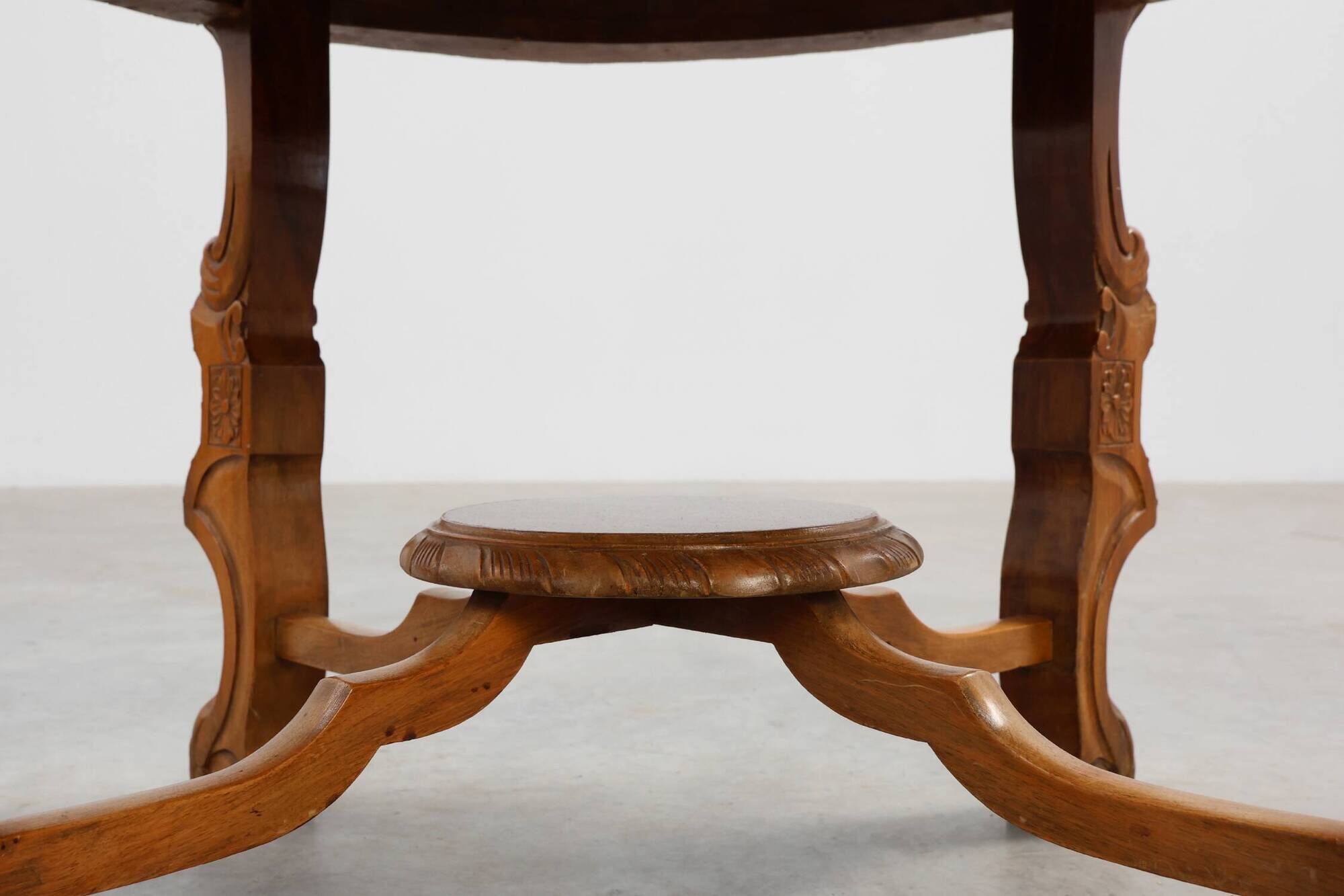 Renaissance‑Style Round Walnut Coffee Table, France – Late 19th Century