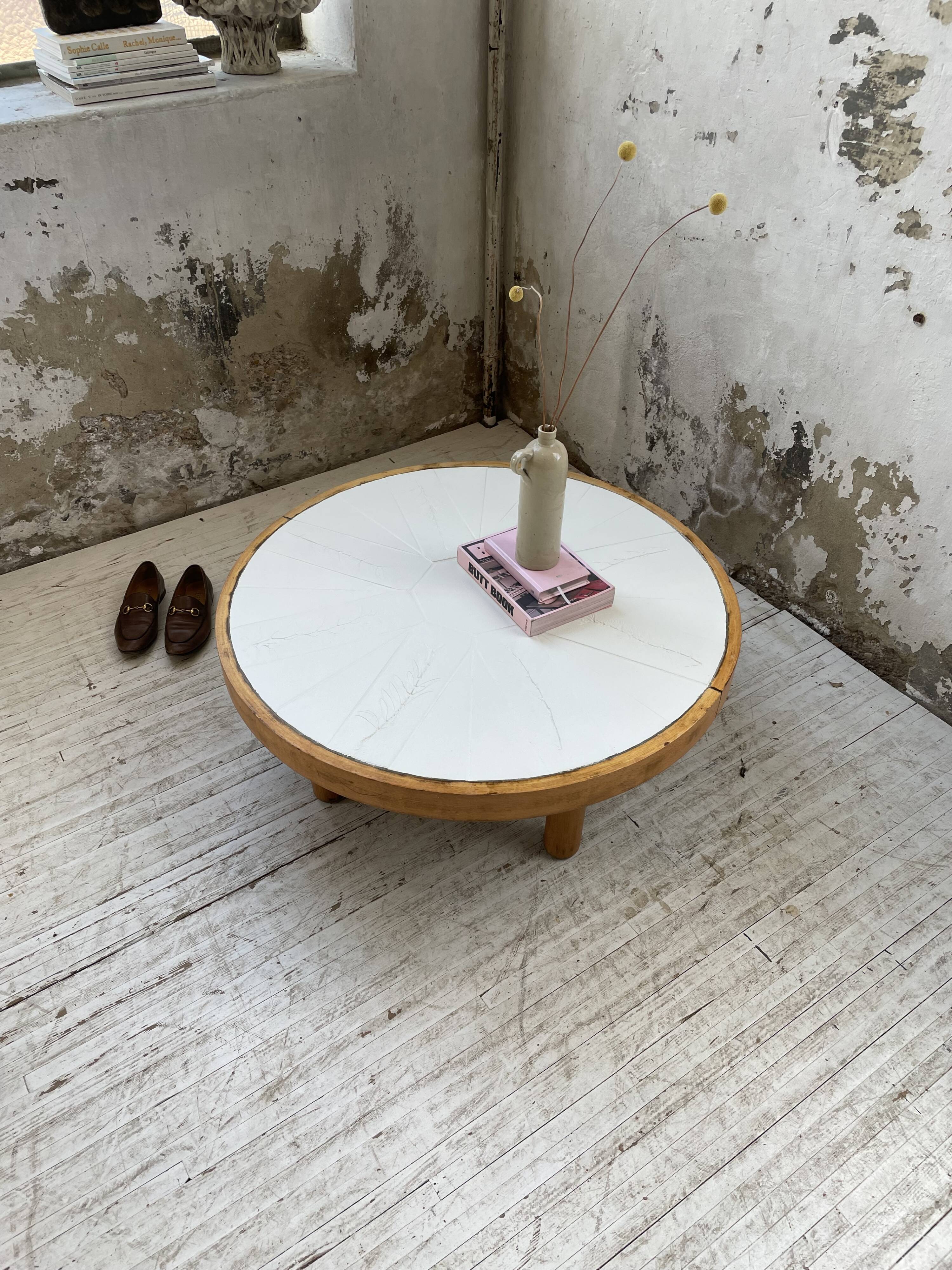 Round coffee table white ceramic and wood