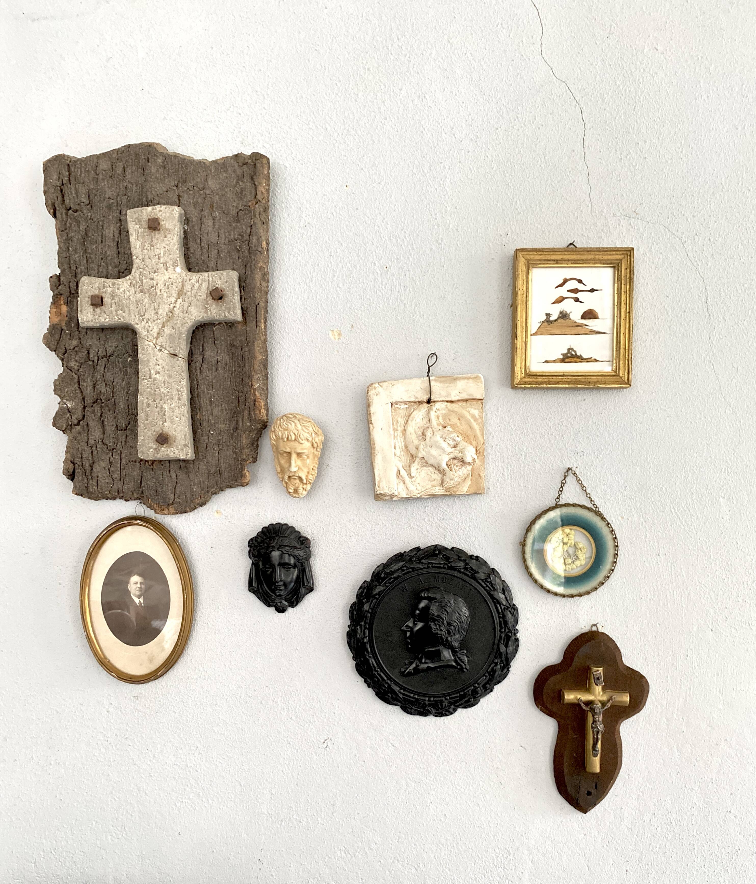 Plaster head to hang