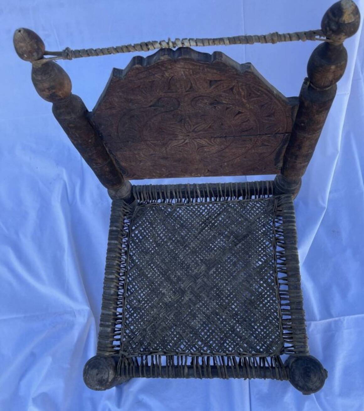 Chaise basse traditionnelle indienne