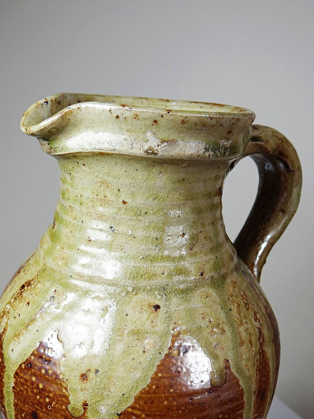 Impressive stoneware jug from the 60s-70s with Japanese ash glaze.
