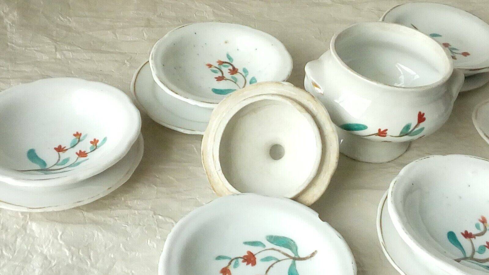 Earthenware dinette table service floral decor