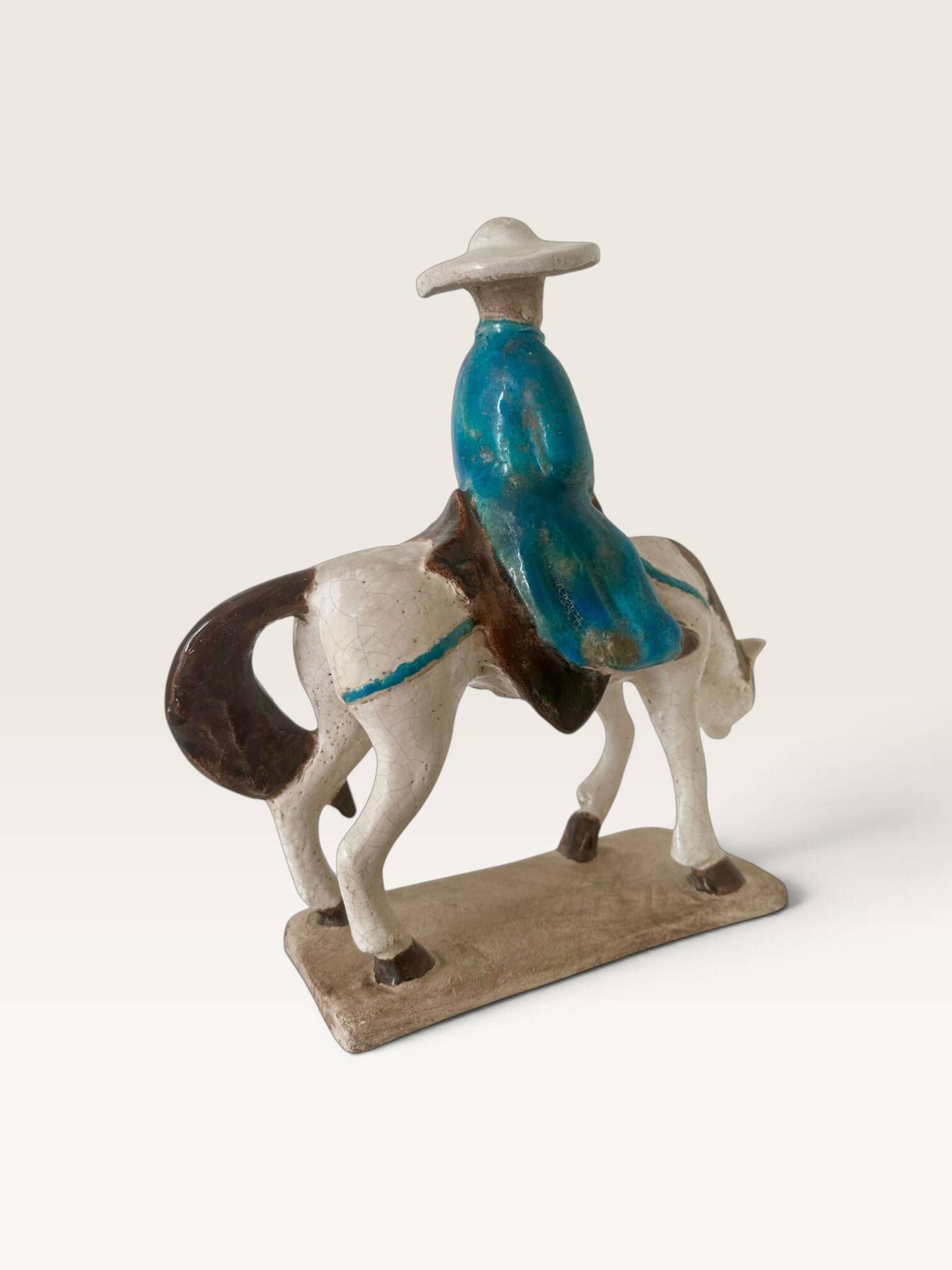Cheval et cavalier chinois en terre cuite émaillée, XXe