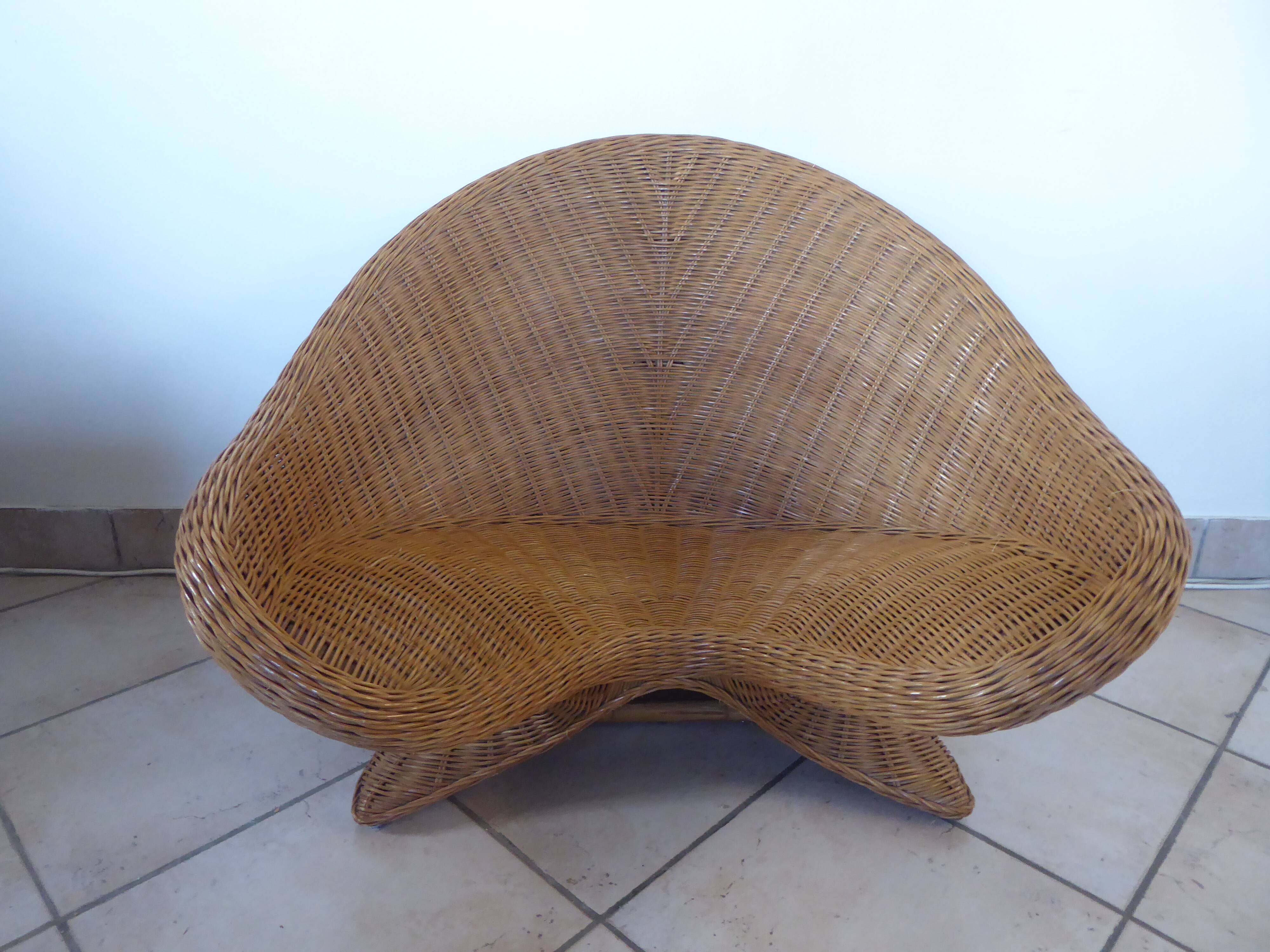 Wicker lotus armchair