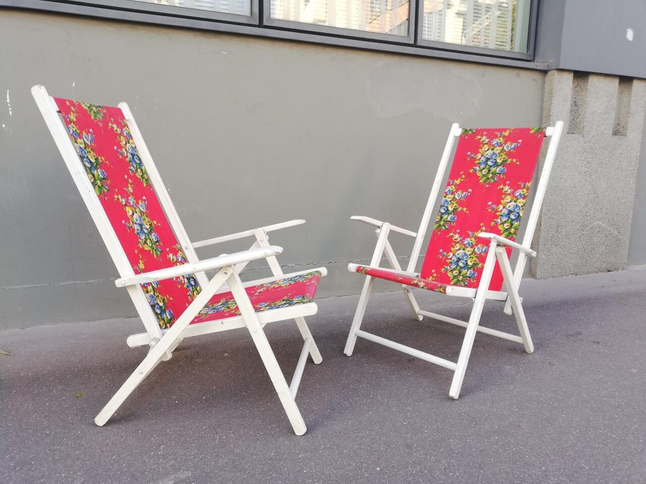Pair of foldable garden chairs