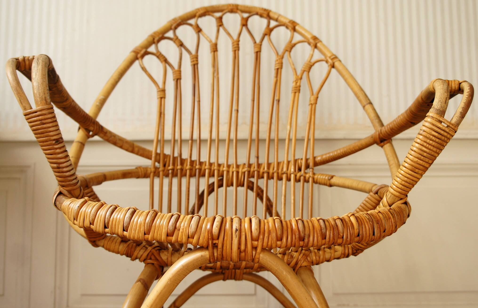 Rattan “egg” armchairs 1960 & its cushion