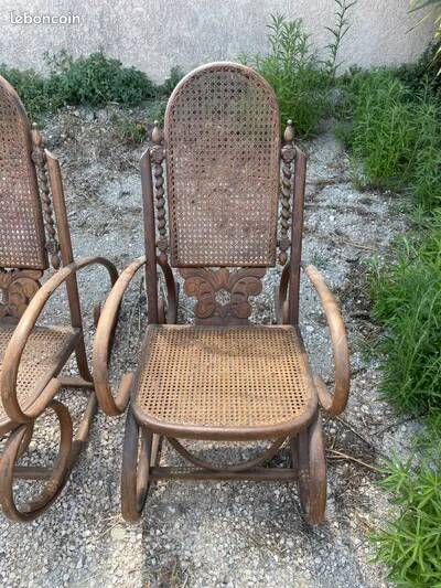 Rattan rocking chair X2 in very good condition.