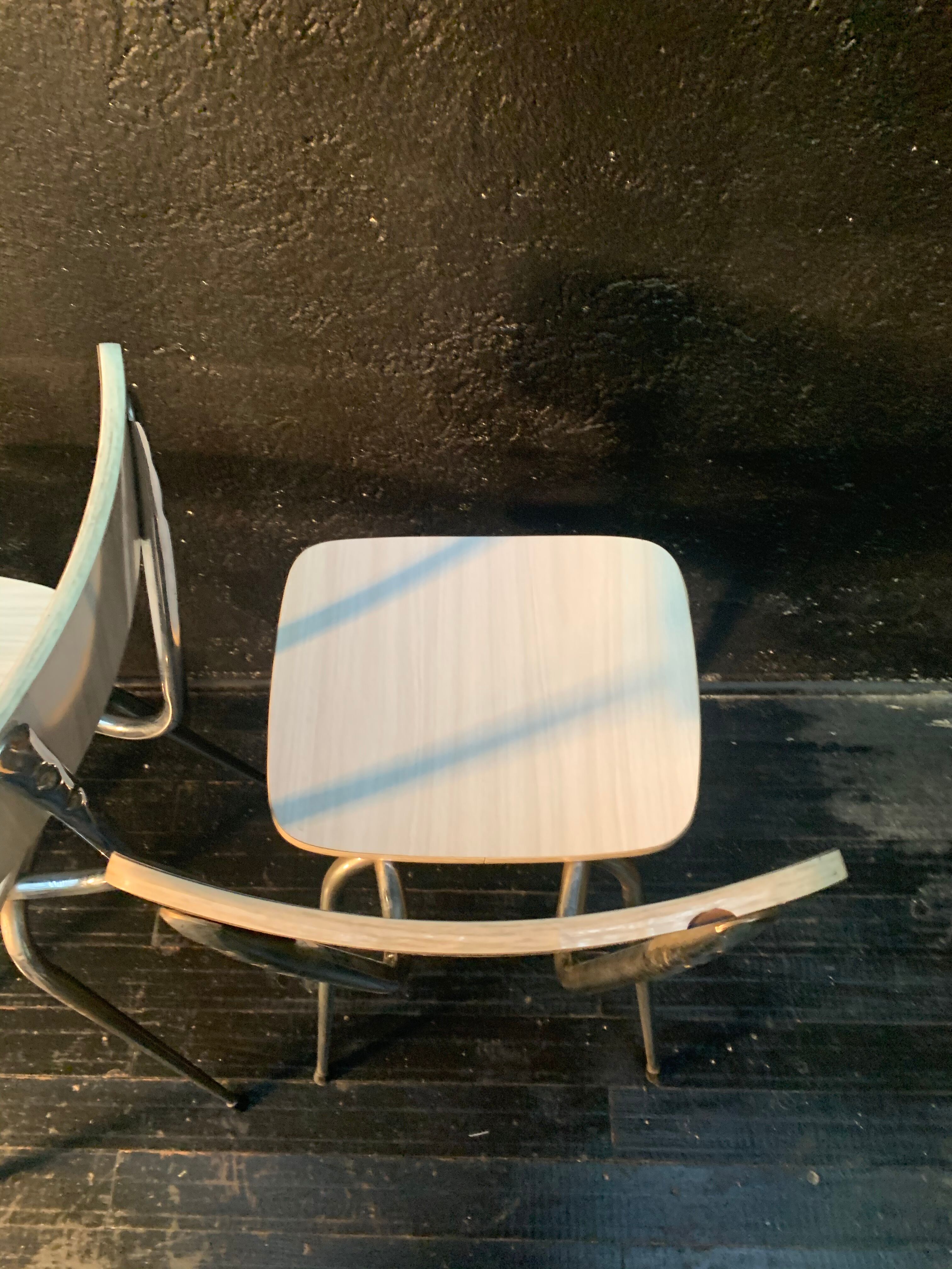 Set of 3 chairs and 1 stool in formica design, 1960