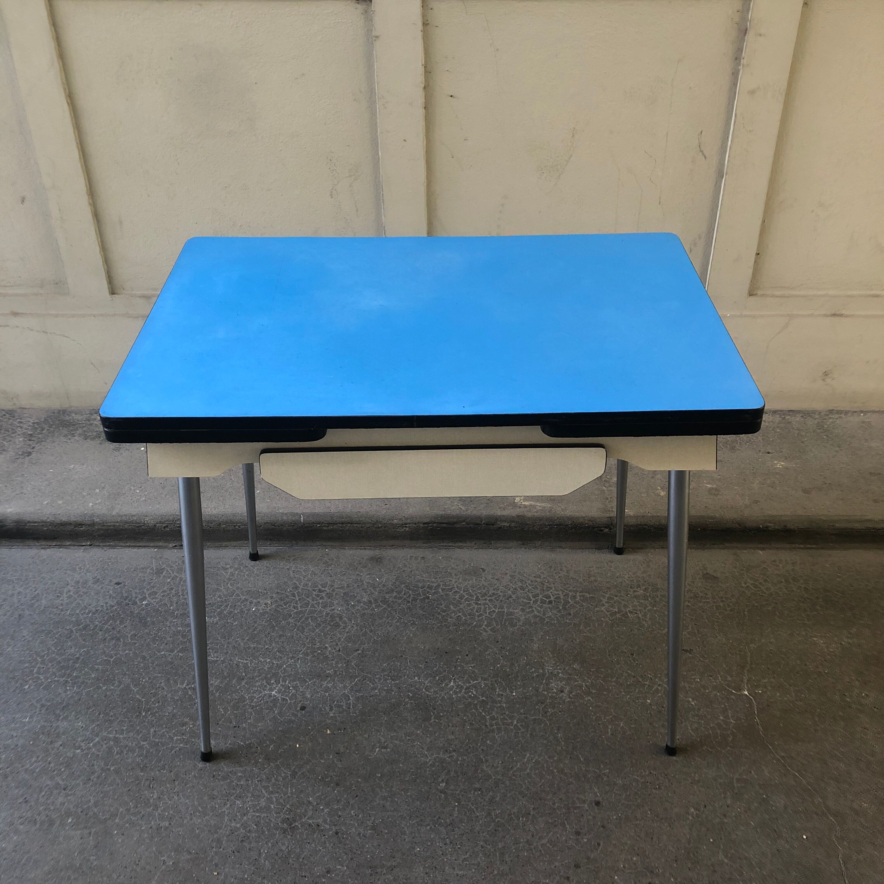 Formica table
