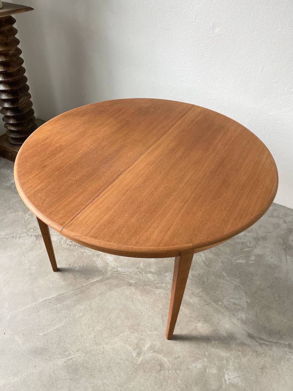 Scandinavian round teak table with extension