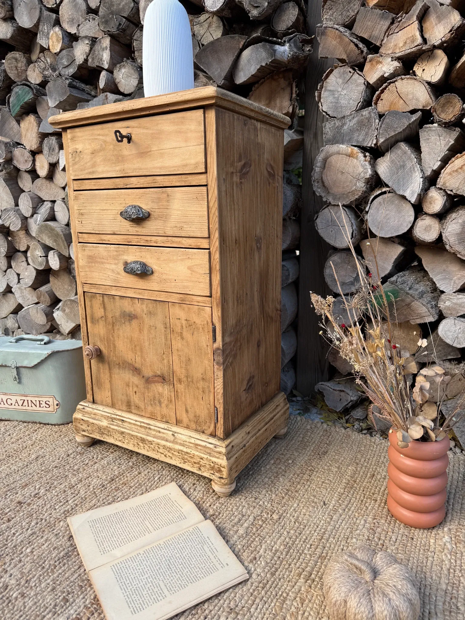 Solid wood chiffonier / Storage furniture