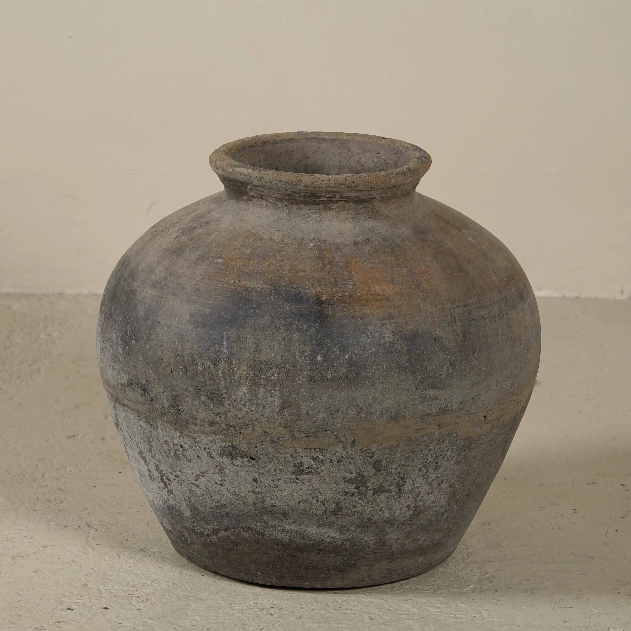 Nadi - Indian Terracotta Jar No. 1