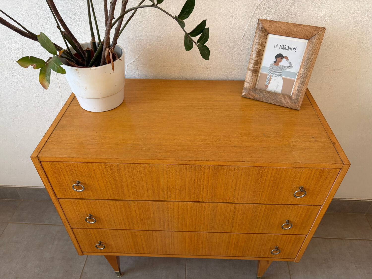 Lovely vintage chest of drawers from the 1960s.