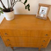 Lovely vintage chest of drawers from the 1960s.