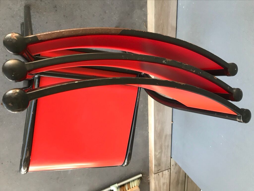 Series of 6 color school chairs