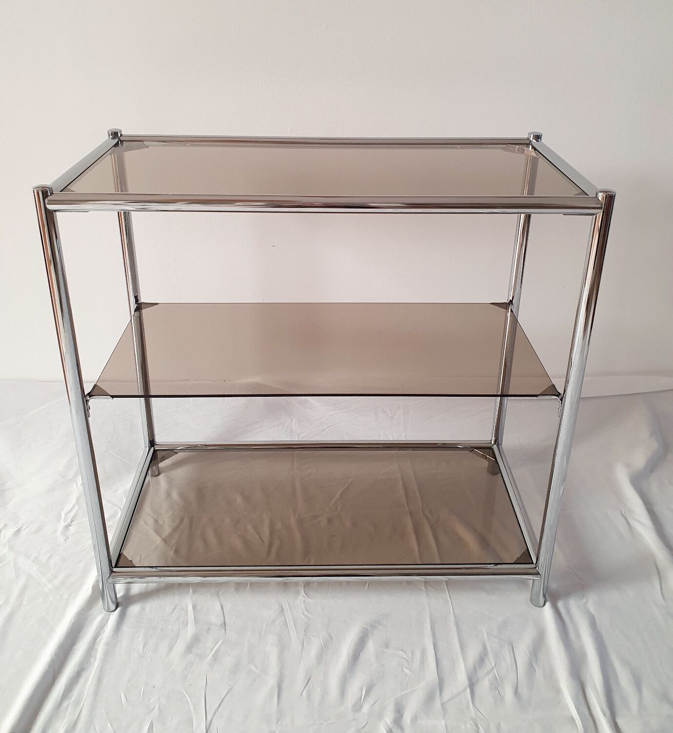 Console design 3 étagères chrome et verre fumé