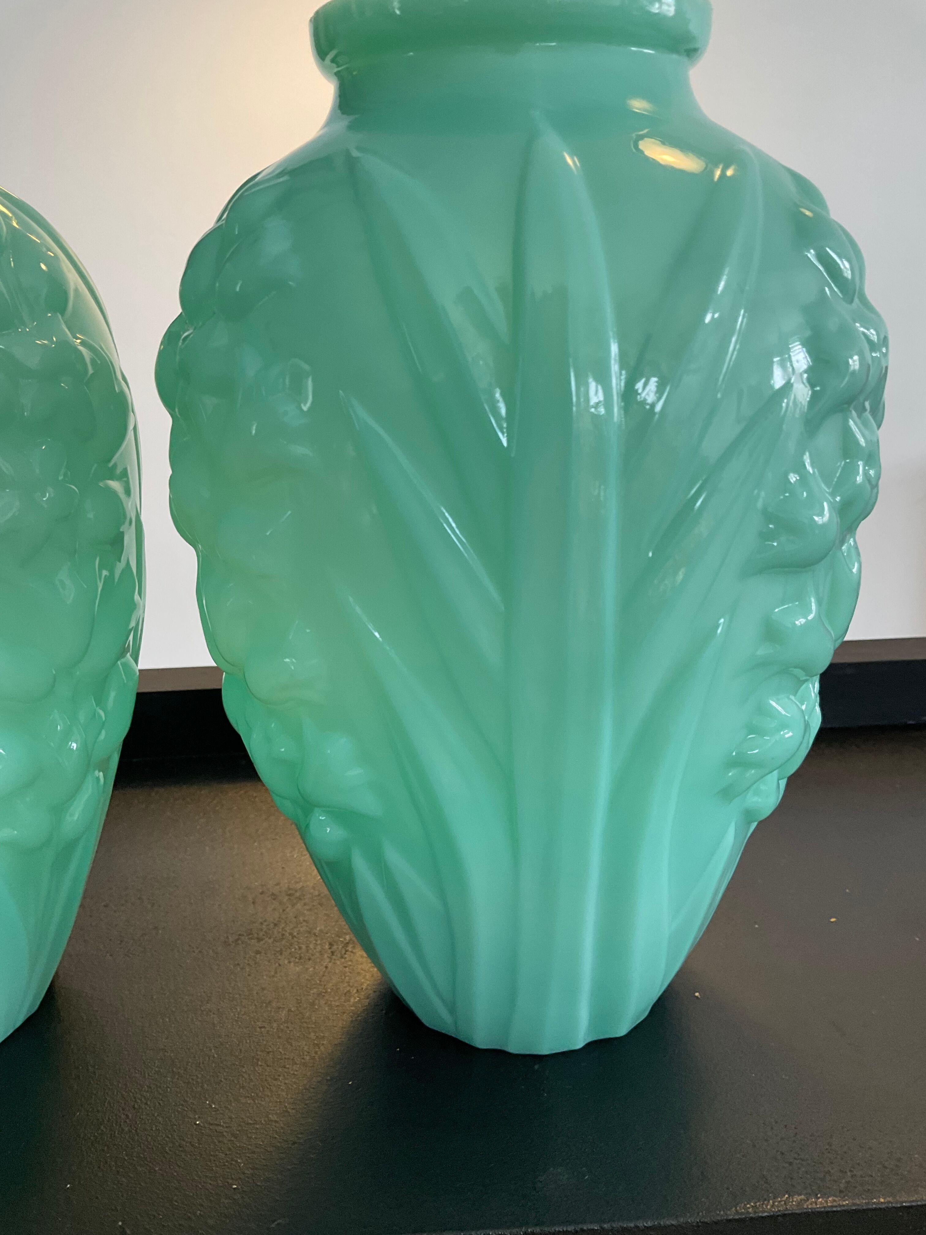 Paire de vases art deco en opaline vert celadon