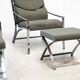 Chaises longues chromées élégantes