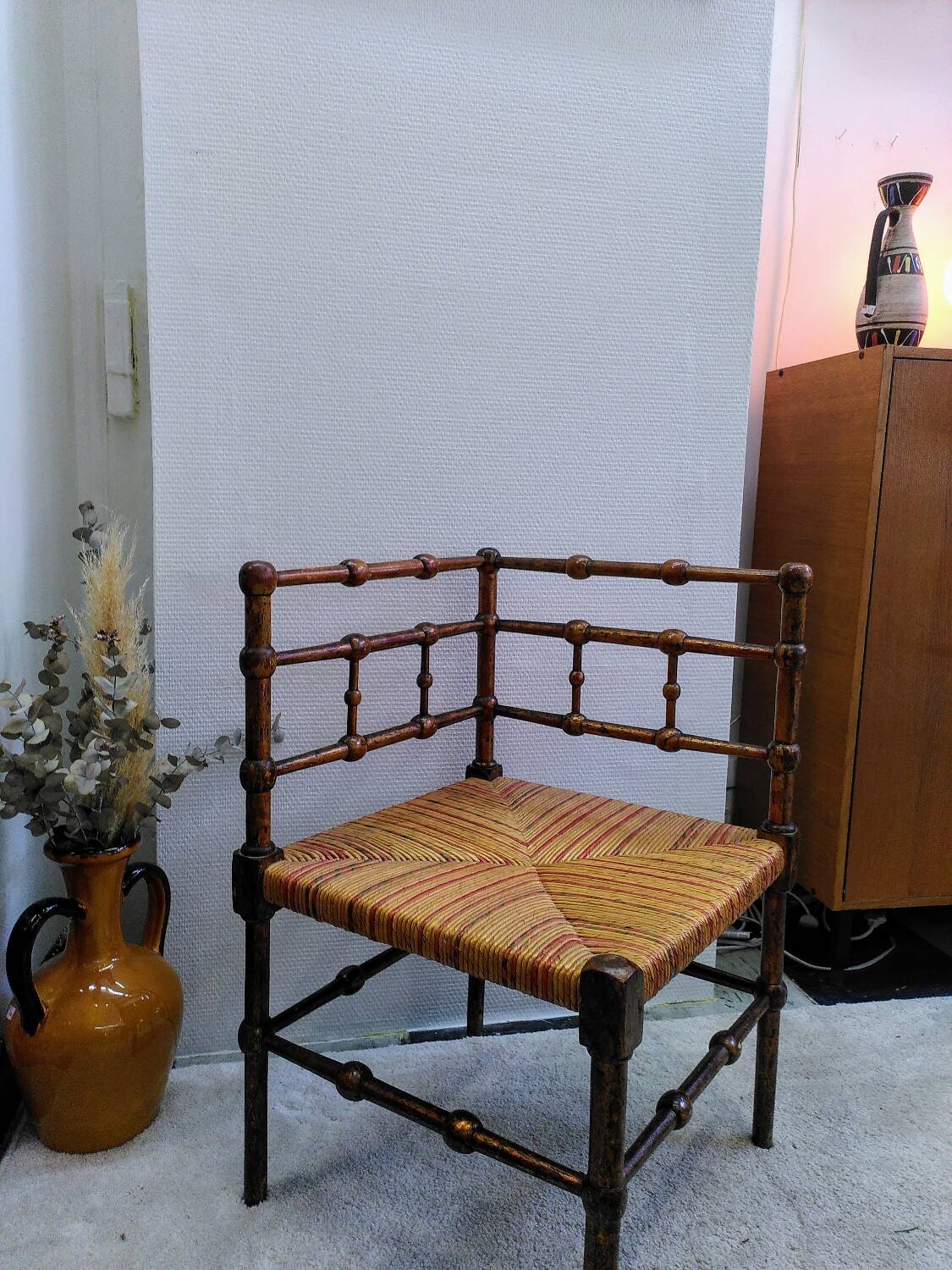 Wood and straw corner chair